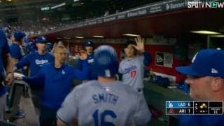 これは反則レベル！ 大谷翔平、ハイタッチがヤバすぎると話題に　ベンチで見せた“巨大すぎる”リアクションにファン騒然「大丈夫かよw」「吹っ飛ぶレベルだな」