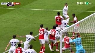 「ぶん殴りてぇな…」「やり方が汚い！」アーセナルDFの“GK妨害ブロック”が再び物議！「ファウル認定すべき」「来季から禁止だろ」「あまりにGKに不利すぎる」などの声