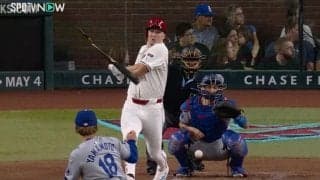 あわや大惨事！一体、何が起きたのか！？ 山本由伸にバットが飛んできた…！ 危険すぎる大ハプニング発生にファン騒然 「あっぶねえ…」「ツイてるな」