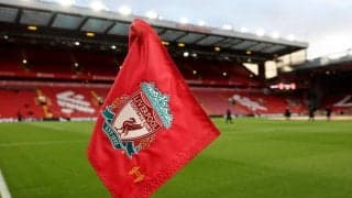 「なんて美しいキット」「ひどいものだ」リバプールが新ユニフォームを発表もファンは賛否真っ二つ!? 40年前を現代的にリミックス