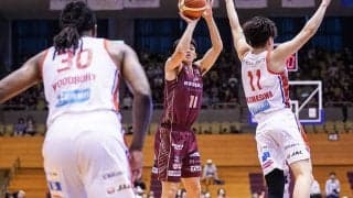 越谷が熊本を圧倒し“100点ゲーム”で快勝…個人技光ったピークはゲームハイ21得点／B2プレーオフ