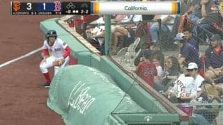 これは反則レベル！ 天才ボールガールの“神キャッチ”がヤバすぎる　メジャー初登板の上沢直之を盛り上げた瞬間 「すげえ反応」「完璧なボール処理やんw」