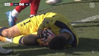 「バケモンやろ！」元日本代表・川島永嗣が‟魂のブロック”連発 ベテランGKがわずか1秒に2度の神反応でファン大興奮「守護神だよほんと」