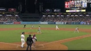 一体、何が起こった！？ 大谷翔平、いくらなんでもやりすぎ…！ 牽制されたのに全力スタート→余裕で盗塁を決める瞬間 「完全に不意打ち」「周東みを感じる」