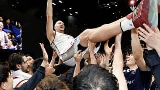 ニック・ファジーカスが“ラストダンス”…3度宙を舞ってコートに別れ「一生の思い出として残っていく」