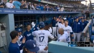 MVPからMVPへ！大谷翔平、球団記録の一発にベッツが“ひまわりの種”シャワーでお出迎え「おめでとー！」