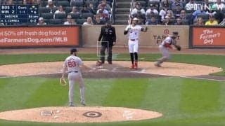 観客ブチギレ！ザル守備に批判殺到… 連続暴投→悪送球からの失点　草野球レベルの“痛恨ミス”が酷すぎる「悪夢でしかない」「ムチャクチャすぎて…」