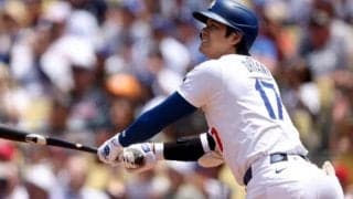 「完全に狂ってる！」圧巻の4安打＆2ホーマー！ 球場が熱狂した大谷翔平の特大弾に米記者も愕然「とてつもない」