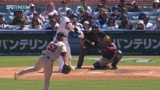 見なくてもわかります…大谷翔平、完璧すぎる141メートル弾に相手投手が覚悟 全く打球を追わない“ノールック”リアクション