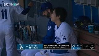大谷翔平、連日の一発にベンチもノリノリ状態 ハイタッチを求められすぎて忙しくなる珍事が発生