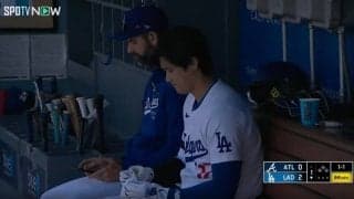 一体、何をやっているのか…！？ 大谷翔平、特大アーチ直後にベンチで見せた“表情”にファン騒然 「めっちゃ嬉しそう」「カッコ良すぎるだろw」