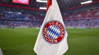 「ここ数年で最高」「とても美しい」12連覇を逃したバイエルンが新ユニフォーム発表！ 赤一色のユニフォームにファンは称賛の声「何て素晴らしいんだ」