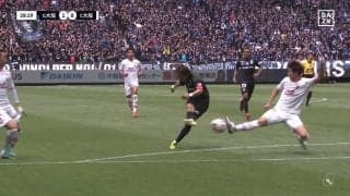 最高かよ！元日本代表・宇佐美貴史が“絶対に負けられない”ダービーマッチでメモリアル弾！相手のパスミスを拾って急加速から右足一閃、バースデー&250試合出場の祝砲をぶち上げた瞬間