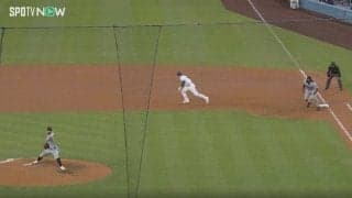 球場騒然！あれっ？ 大谷翔平が突然、消えた…！？　相手投手のモーションを完全に盗む→あっさり盗塁を決めた瞬間 「いきなり二塁にいたw」「牽制しても走るんだろ？」