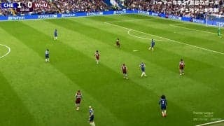 「普通なら詰んでる…」“鬼畜パス”をいとも簡単に捌いたスーパープレー！ 39歳チアゴ・シウバが「サッカー上手すぎる」「偉大だ」と話題になった瞬間