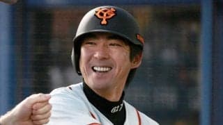 小笠原道大が明かす巨人でプレーすることの重圧 「チームが負けると、得点機に凡退した写真が新聞の一面で使われる」