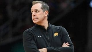 プレーオフ1回戦敗退のサンズが就任1年目を終えたフランク・ボーゲルHCを解任