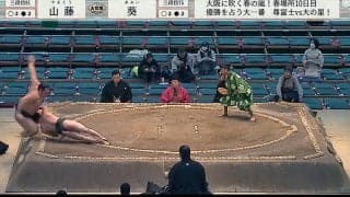 0.1％の超レアな決まり手で館内が沸いた瞬間 体重2倍の力士を撃破した小兵の技【五月場所 注目の若手力士】