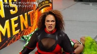 超重量級女子レスラーが“殺人ドロップ”で衝撃KO　凄すぎてファン錯乱「力こそパワー」「あかんて」鬼の形相で一睨