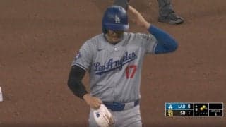 球場がどよめいた！大谷翔平に一体、何が起きた…！？ プレー中に“異変” ベンチに突然直行した謎の瞬間　ファン騒然「心配したわ」「ちょっと天然っぽい」