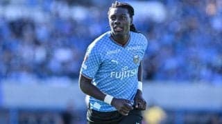 「通訳かっけえ!!!笑」「イケメンすぎます」J1川崎の元フランス代表FWの“まさかの臨時通訳”が完璧すぎると話題に！ 丁寧すぎる同時通訳に「えぐい」「できる人すぎる」と話題に