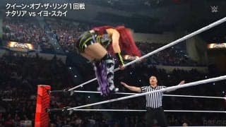 日本人女子レスラー、驚愕の身体能力で場外自爆を神回避！ 「あれをリカバリーするとは…」