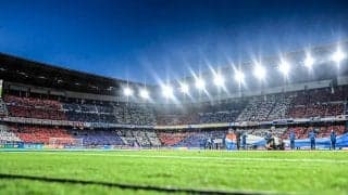 「熱い!!」「これは鳥肌モン」ACL決勝の横浜FMサポーターの選手バス“大合唱”出迎えシーンに反響！「ここにいる俺たちが選手たちを勝たせるんだよ！」に震える