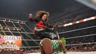 体重差ほぼ2倍！“怪物”女子レスラーが衝撃の大暴れ　「本当にデカくて恐い…」ゴング直後の“秒殺アタック”に実況呆然