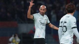 4月の月間ベストゴールは衝撃的！ ハーフウェイラインからのロングシュートに圧巻ミドル、GKが決めた後半ATの豪快劇的同点ヘッド！