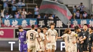 【大敗した川崎が、アウェイ鳥栖の地で確認した「鉄のハート」(1)】敗れた選手にサポーターが起こした行動とは。川崎だからこその“共闘の姿勢”