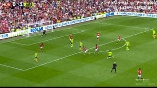 画面外からいきなり登場！ 冨安健洋が“弾丸ミドルシュート”を炸裂した瞬間！ 超反応からの一撃に「かっこいい」「良いとこ飛んだ」「その積極性大事よ」などファン称賛