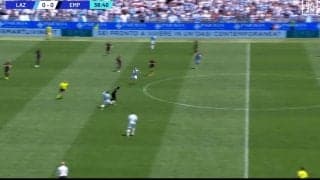 鎌田大地が遠藤航に変身？ “パーフェクトタックル”が脚光！ 味方のミスを帳消しにしたスライディングの瞬間「これ奪い取れるのかよ」「マジでビビった」