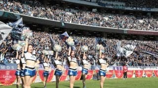 「斬新すぎる」「これは予想できなかった！」福岡のスペシャルユニフォームが話題に！ 選手が蹴ったボールの跡がデザイン、PVにも注目「めっちゃカッコいい」