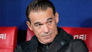 アラベス、1部残留に導いたルイス・ガルシア監督と2026年まで契約延長