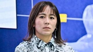 「可愛い♡」「2人ともにっこり笑顔！」元なでしこ・岩渕真奈さんが公開したタイで撮影した「元Jリーガーとの横並び2ショット」にファンの視線集中！ 意外な組み合わせを披露