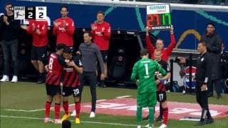 「ハ・セ・ベ！」元日本代表・長谷部誠、現役ラストマッチに途中出場 フランクフルトサポーターが割れんばかりの拍手と特大コールでピッチに送り出した瞬間「今までありがとう」ベンチも立ち上がって見送る