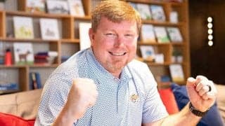 10年ぶり来日で駆け込んだ“チェーン店”　妻も愛した日本…息子の名前は「コウシエン」