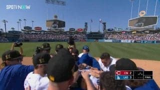 大谷翔平、歓喜のサヨナラ打に仲間も大興奮！ハイタッチ＆大量シャワー、胸熱の瞬間「最高すぎる！」