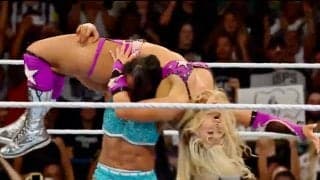 “エグ可愛い月面水爆”失敗で大惨事！　25歳元体操女子レスラーの悶絶KOシーンに「凄まじいアングル」「いたそー」