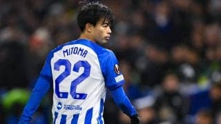 「素敵な笑顔」「貴重すぎる！」27歳バースデー、三笘薫が今季を振り返り妻との貴重2ショットもお披露目「素晴らしい経験もできました」