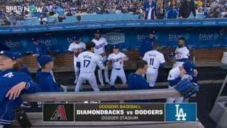 一体、何が起きた…！？ 大谷翔平、中継カメラがとらえた激レアシーン　試合前のベンチで一瞬だけ見せた“謎の動き”が話題に　ファン騒然 「可愛すぎるw」「テンション高すぎ」