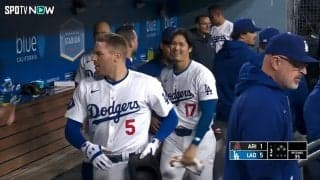 フリーマンが大谷翔平に…ベンチで「アレ？」僕に来てくれないの…な“笑撃”の瞬間「オオタニさんw」「フリーマンw」