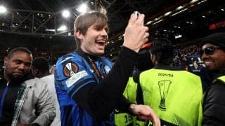 「説明する言葉は本当にない」負傷欠場確定もベンチ入りのデ・ローンがEL制覇を喜ぶ「並外れた、本当に美しいことをした」