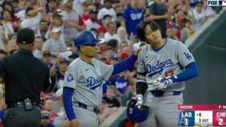 えっ？ 記憶が飛んだ…！？ 大谷翔平に一体、何が起きた…？ 頭部に“超高速ボール”が直撃するアクシデント発生　ファン騒然「危ねっ！」「普通に事故だろ」