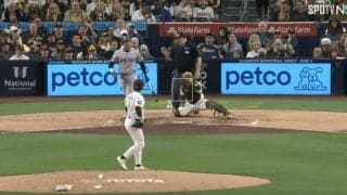 球場騒然！ パドレス・松井裕樹がブチギレられた…！ 打ち取られたヤンキース天才打者のリアクションがヤバすぎると世界中で話題に「怖っ…！」「みんな逃げてw」