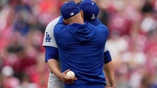 「見たことない光景」マウンドで“異例のハグ”　相手への配慮も…ロバーツ監督の人柄