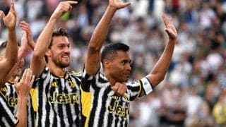 母国復帰を視野に入れるも…9年間在籍のユーベを去るアレックス・サンドロ、新天地やいかに