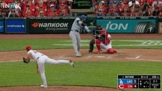 衝撃の弾丸ライナー！ 大谷翔平、ヤバすぎる高速打球で“異変”が起きた！？ 相手一塁手にアクシデント発生　ファン騒然「怪物だろ…」「負傷してこの打球？」