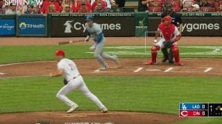 えっ？ いきなり走った…！？ 大谷翔平にネット上が総ツッコミ！ 初球打ち→全力疾走の“全力プレー”にファン騒然 「頑張りすぎだろ」「無理しないで欲しい」