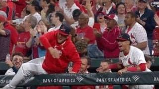 一体、何が起きた…！？ ヌートバーに“異変”が起こった…！ 中継カメラがとらえたアクシデントの瞬間　ファン騒然「やりすぎw」「怪我しなくてよかった」